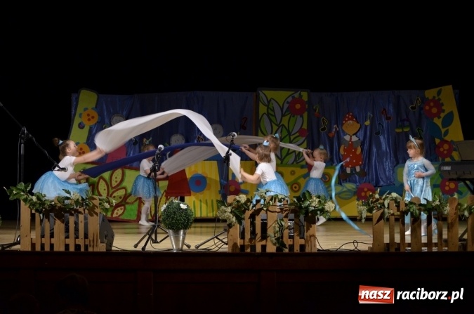 Zdjęcie w galerii na portalu naszraciborz.pl: Zdolne przedszkolaki zaprezentowały swoje umiejętności po raz si&oacute;dmy w RCK-u wiadomości z regionu