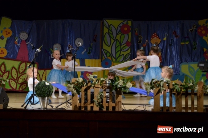 Zdjęcie w galerii na portalu naszraciborz.pl: Zdolne przedszkolaki zaprezentowały swoje umiejętności po raz si&oacute;dmy w RCK-u wiadomości z regionu