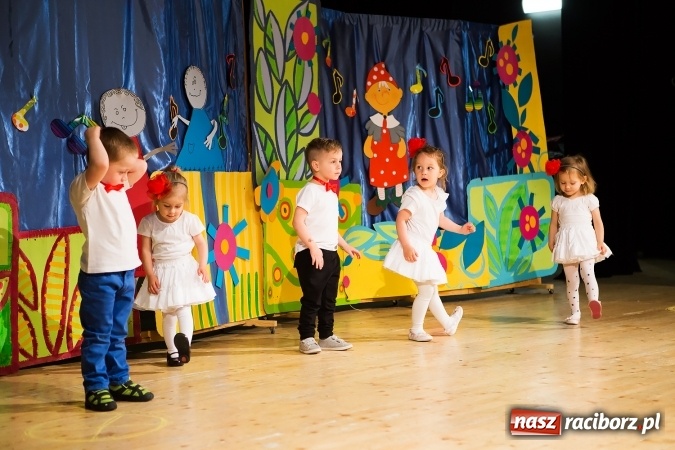 Zdjęcie w galerii na portalu naszraciborz.pl: Zdolne przedszkolaki zaprezentowały swoje umiejętności po raz si&oacute;dmy w RCK-u wiadomości z regionu