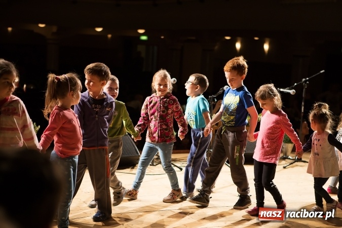 Zdjęcie w galerii na portalu naszraciborz.pl: Zdolne przedszkolaki zaprezentowały swoje umiejętności po raz si&oacute;dmy w RCK-u wiadomości z regionu