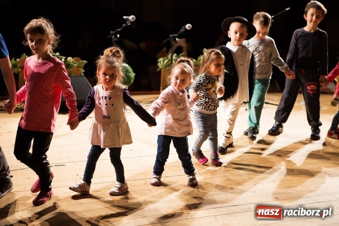 Zdjęcie w galerii na portalu naszraciborz.pl: Zdolne przedszkolaki zaprezentowały swoje umiejętności po raz si&oacute;dmy w RCK-u wiadomości z regionu