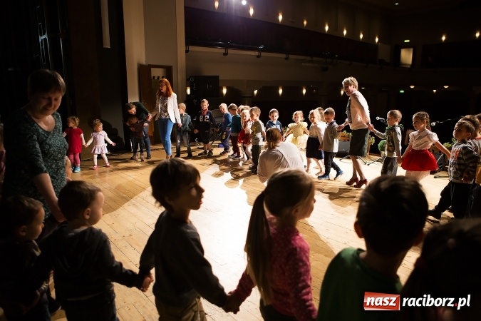 Zdjęcie w galerii na portalu naszraciborz.pl: Zdolne przedszkolaki zaprezentowały swoje umiejętności po raz si&oacute;dmy w RCK-u wiadomości z regionu