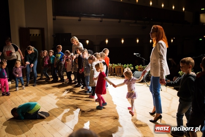 Zdjęcie w galerii na portalu naszraciborz.pl: Zdolne przedszkolaki zaprezentowały swoje umiejętności po raz si&oacute;dmy w RCK-u wiadomości z regionu