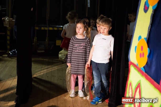 Zdjęcie w galerii na portalu naszraciborz.pl: Zdolne przedszkolaki zaprezentowały swoje umiejętności po raz si&oacute;dmy w RCK-u wiadomości z regionu