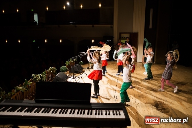 Zdjęcie w galerii na portalu naszraciborz.pl: Zdolne przedszkolaki zaprezentowały swoje umiejętności po raz si&oacute;dmy w RCK-u wiadomości z regionu