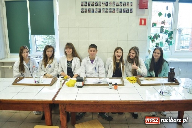 Zdjęcie w galerii na portalu naszraciborz.pl: Zespół Szkół Ogólnokształcących nr 1, czyli… nie tylko Kasprowicz  wiadomości z regionu