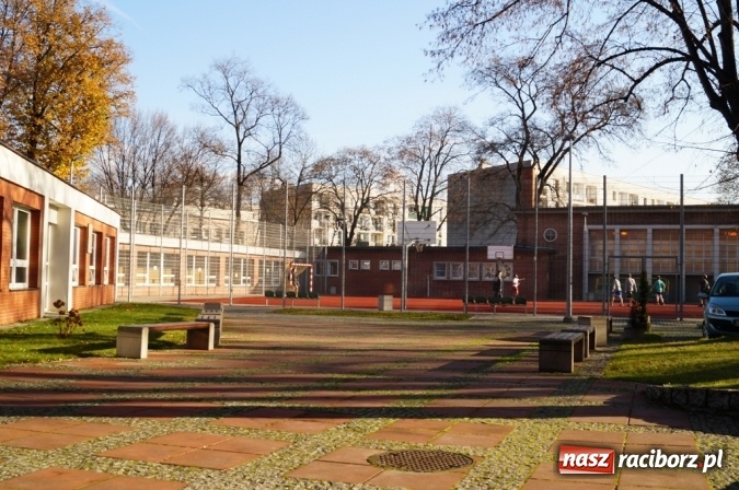 Zdjęcie w galerii na portalu naszraciborz.pl: Zespół Szkół Ogólnokształcących nr 1, czyli… nie tylko Kasprowicz  wiadomości z regionu