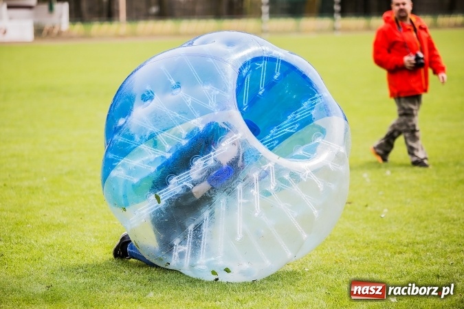 Zdjęcie w galerii na portalu naszraciborz.pl: Bitwa na balony i Fight Ball w pierwszy dzień Raciborskich Juwenaliów wiadomości z regionu