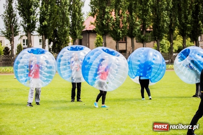 Zdjęcie w galerii na portalu naszraciborz.pl: Bitwa na balony i Fight Ball w pierwszy dzień Raciborskich Juwenaliów wiadomości z regionu