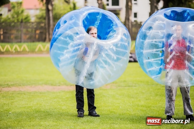 Zdjęcie w galerii na portalu naszraciborz.pl: Bitwa na balony i Fight Ball w pierwszy dzień Raciborskich Juwenaliów wiadomości z regionu