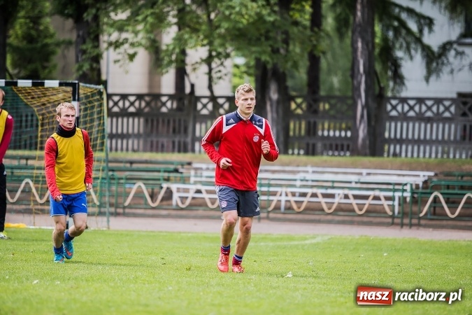 Zdjęcie w galerii na portalu naszraciborz.pl: Bitwa na balony i Fight Ball w pierwszy dzień Raciborskich Juwenaliów wiadomości z regionu