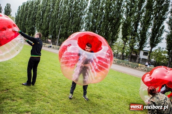 Zdjęcie w galerii na portalu naszraciborz.pl: Bitwa na balony i Fight Ball w pierwszy dzień Raciborskich Juwenaliów wiadomości z regionu