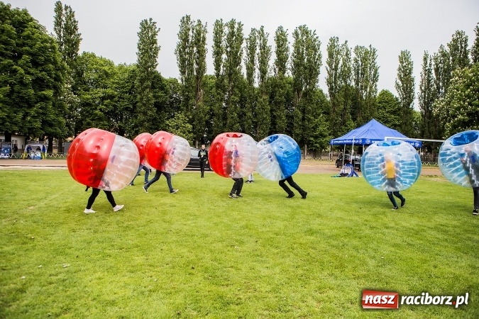 Zdjęcie w galerii na portalu naszraciborz.pl: Bitwa na balony i Fight Ball w pierwszy dzień Raciborskich Juwenaliów wiadomości z regionu