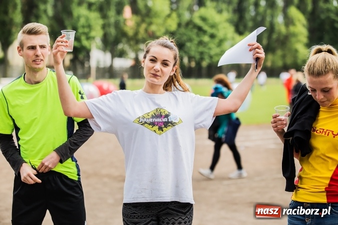 Zdjęcie w galerii na portalu naszraciborz.pl: Bitwa na balony i Fight Ball w pierwszy dzień Raciborskich Juwenaliów wiadomości z regionu
