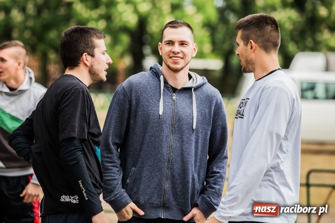 Zdjęcie w galerii na portalu naszraciborz.pl: Bitwa na balony i Fight Ball w pierwszy dzień Raciborskich Juwenaliów wiadomości z regionu