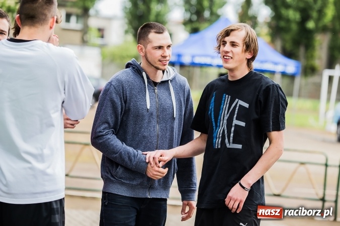 Zdjęcie w galerii na portalu naszraciborz.pl: Bitwa na balony i Fight Ball w pierwszy dzień Raciborskich Juwenaliów wiadomości z regionu