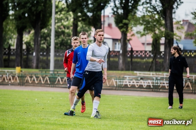 Zdjęcie w galerii na portalu naszraciborz.pl: Bitwa na balony i Fight Ball w pierwszy dzień Raciborskich Juwenaliów wiadomości z regionu
