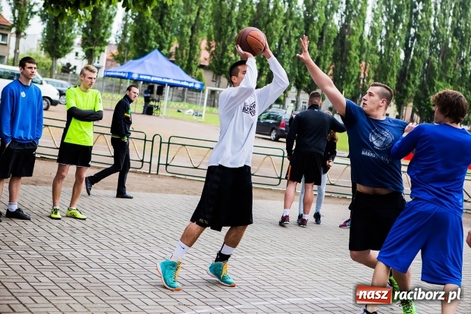 Zdjęcie w galerii na portalu naszraciborz.pl: Bitwa na balony i Fight Ball w pierwszy dzień Raciborskich Juwenaliów wiadomości z regionu