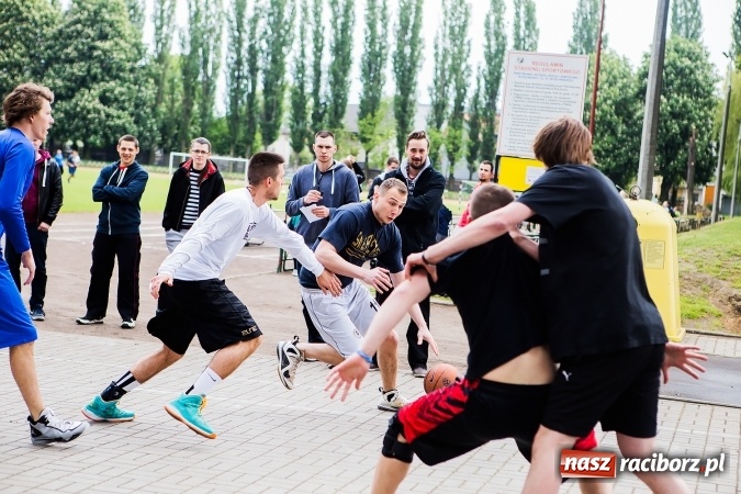 Zdjęcie w galerii na portalu naszraciborz.pl: Bitwa na balony i Fight Ball w pierwszy dzień Raciborskich Juwenaliów wiadomości z regionu