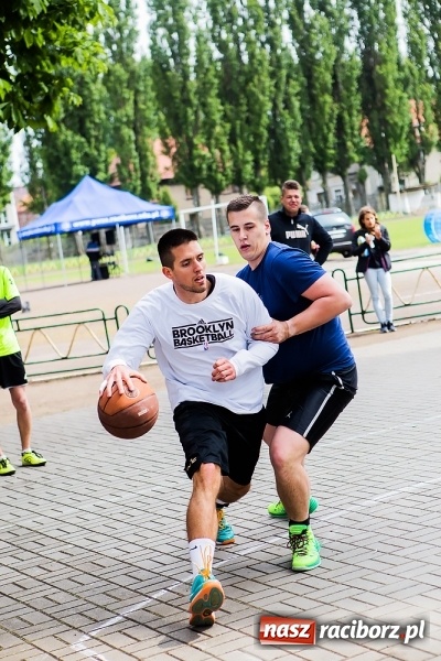 Zdjęcie w galerii na portalu naszraciborz.pl: Bitwa na balony i Fight Ball w pierwszy dzień Raciborskich Juwenaliów wiadomości z regionu
