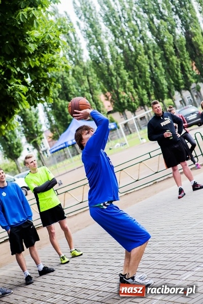 Zdjęcie w galerii na portalu naszraciborz.pl: Bitwa na balony i Fight Ball w pierwszy dzień Raciborskich Juwenaliów wiadomości z regionu