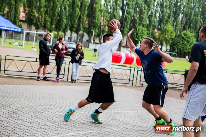 Zdjęcie w galerii na portalu naszraciborz.pl: Bitwa na balony i Fight Ball w pierwszy dzień Raciborskich Juwenaliów wiadomości z regionu