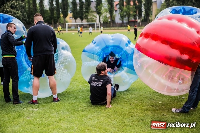 Zdjęcie w galerii na portalu naszraciborz.pl: Bitwa na balony i Fight Ball w pierwszy dzień Raciborskich Juwenaliów wiadomości z regionu