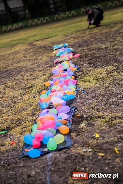 Zdjęcie w galerii na portalu naszraciborz.pl: Bitwa na balony i Fight Ball w pierwszy dzień Raciborskich Juwenaliów wiadomości z regionu