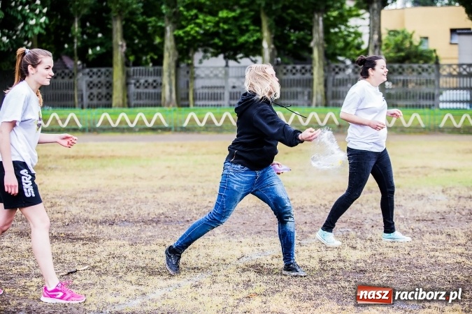 Zdjęcie w galerii na portalu naszraciborz.pl: Bitwa na balony i Fight Ball w pierwszy dzień Raciborskich Juwenaliów wiadomości z regionu