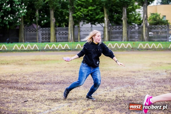 Zdjęcie w galerii na portalu naszraciborz.pl: Bitwa na balony i Fight Ball w pierwszy dzień Raciborskich Juwenaliów wiadomości z regionu