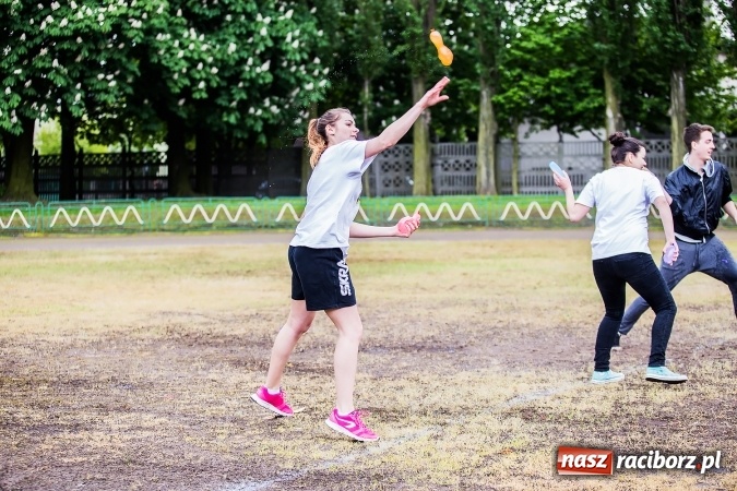 Zdjęcie w galerii na portalu naszraciborz.pl: Bitwa na balony i Fight Ball w pierwszy dzień Raciborskich Juwenaliów wiadomości z regionu
