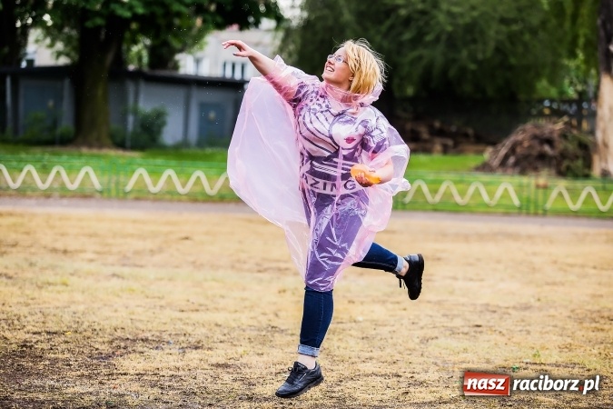 Zdjęcie w galerii na portalu naszraciborz.pl: Bitwa na balony i Fight Ball w pierwszy dzień Raciborskich Juwenaliów wiadomości z regionu