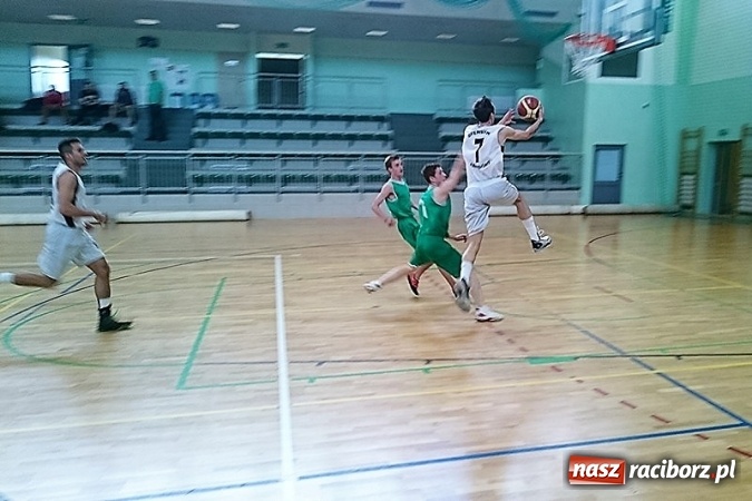 Zdjęcie w galerii na portalu naszraciborz.pl: Koszykówka. Białe Mewy na fali  wiadomości z regionu