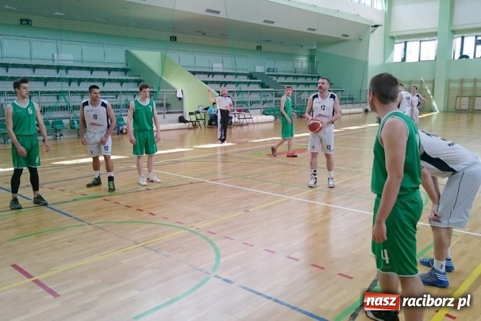 Zdjęcie w galerii na portalu naszraciborz.pl: Koszykówka. Białe Mewy na fali  wiadomości z regionu