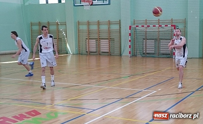 Zdjęcie w galerii na portalu naszraciborz.pl: Koszykówka. Białe Mewy na fali  wiadomości z regionu