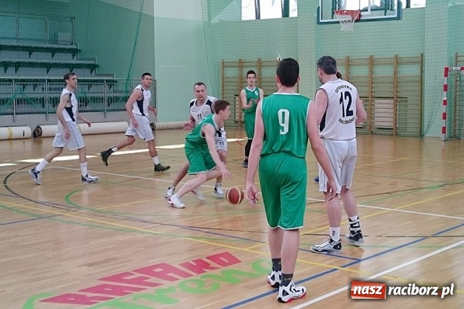 Zdjęcie w galerii na portalu naszraciborz.pl: Koszykówka. Białe Mewy na fali  wiadomości z regionu