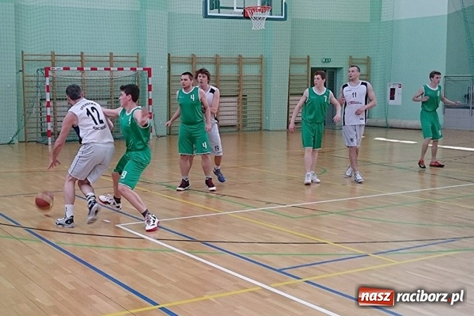 Zdjęcie w galerii na portalu naszraciborz.pl: Koszykówka. Białe Mewy na fali  wiadomości z regionu