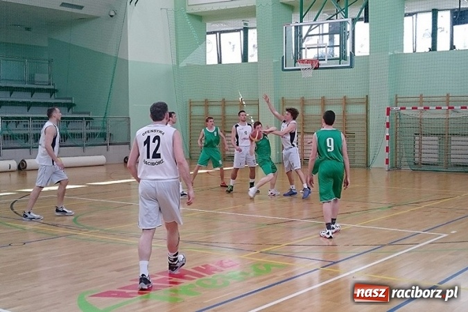 Zdjęcie w galerii na portalu naszraciborz.pl: Koszykówka. Białe Mewy na fali  wiadomości z regionu