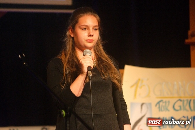 Zdjęcie w galerii na portalu naszraciborz.pl: W Młodzieżowym Domu Kultury śpiewali po niemiecku wiadomości z regionu