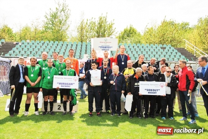 Zdjęcie w galerii na portalu naszraciborz.pl: Huragan Racibórz na podium turnieju piłki nożnej w Rudzie Śląskiej  wiadomości z regionu