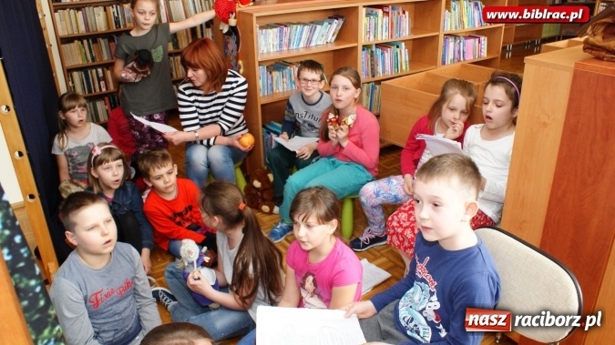 Zdjęcie w galerii na portalu naszraciborz.pl: Teatr, gra i imieniny Koziołka Matołka, czyli Biblioteka inspiruje od najmłodszych lat  wiadomości z regionu