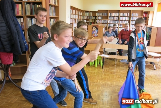 Zdjęcie w galerii na portalu naszraciborz.pl: Teatr, gra i imieniny Koziołka Matołka, czyli Biblioteka inspiruje od najmłodszych lat  wiadomości z regionu