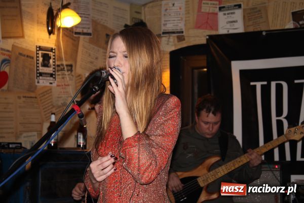 Zdjęcie w galerii na portalu naszraciborz.pl: Premierowe trzydwa%UHT na Końcu Świata wiadomości z regionu