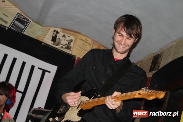 Zdjęcie w galerii na portalu naszraciborz.pl: Premierowe trzydwa%UHT na Końcu Świata wiadomości z regionu