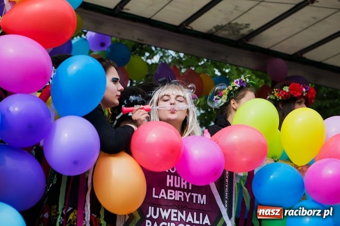 Zdjęcie w galerii na portalu naszraciborz.pl: Juwenalia 2016. Przejazd studentów na Zamek Piastowski wiadomości z regionu