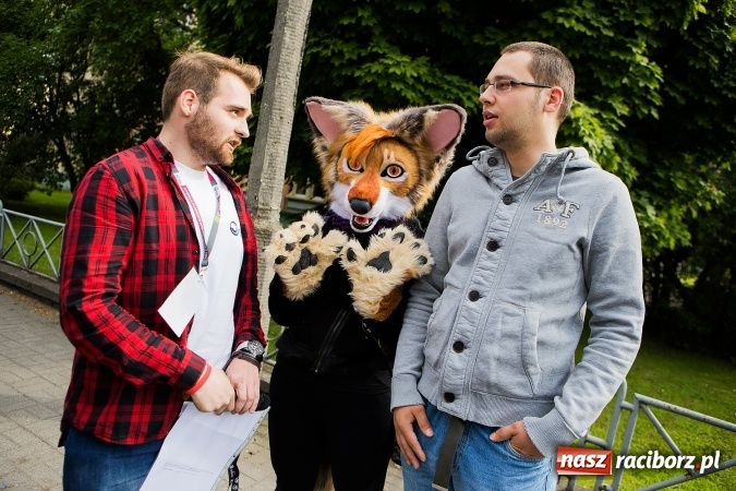 Zdjęcie w galerii na portalu naszraciborz.pl: Juwenalia 2016. Przejazd studentów na Zamek Piastowski wiadomości z regionu