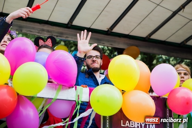 Zdjęcie w galerii na portalu naszraciborz.pl: Juwenalia 2016. Przejazd studentów na Zamek Piastowski wiadomości z regionu