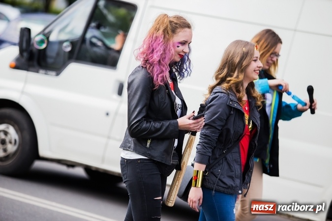 Zdjęcie w galerii na portalu naszraciborz.pl: Juwenalia 2016. Przejazd studentów na Zamek Piastowski wiadomości z regionu