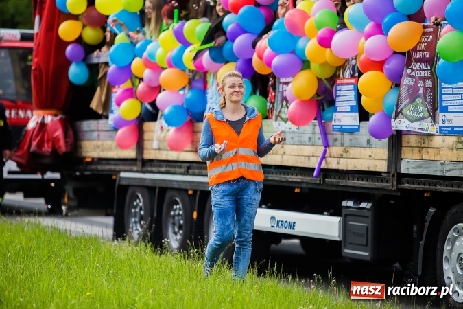 Zdjęcie w galerii na portalu naszraciborz.pl: Juwenalia 2016. Przejazd studentów na Zamek Piastowski wiadomości z regionu