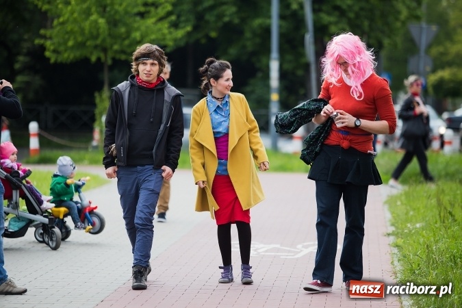 Zdjęcie w galerii na portalu naszraciborz.pl: Juwenalia 2016. Przejazd studentów na Zamek Piastowski wiadomości z regionu